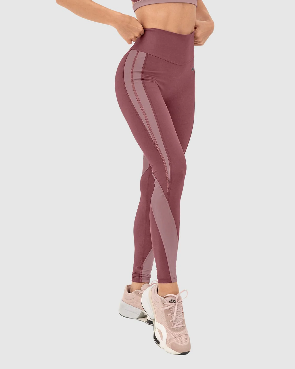 Active Shaper Legging with Contrast Details | Leonisa Active by Silvy Araujo